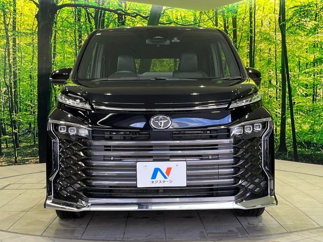 TOYOTA VOXY 4WD 2025