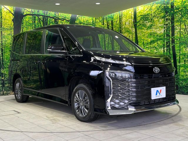 TOYOTA VOXY 4WD 2025