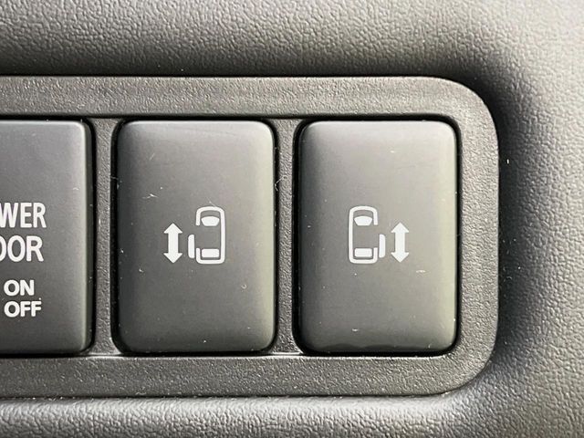 MITSUBISHI DELICA D:5 4WD 2019