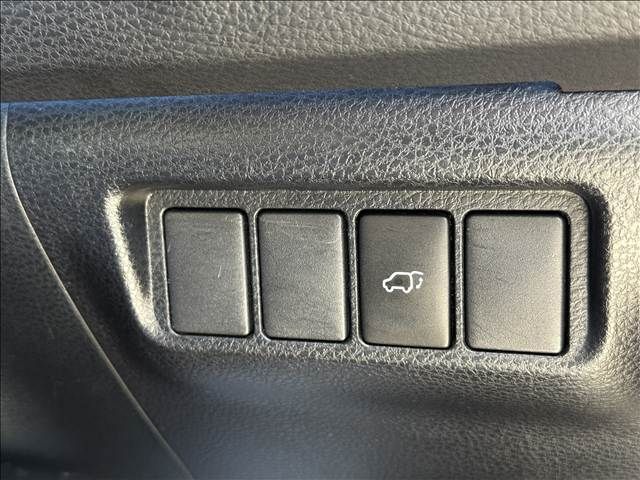 TOYOTA HARRIER 2WD 2015