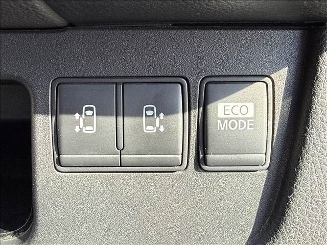 NISSAN SERENA  S-HYBRID 2013