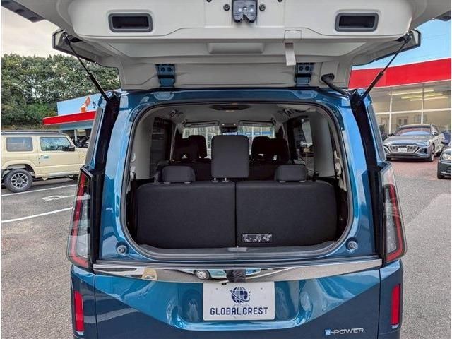 NISSAN SERENA  WG 2023