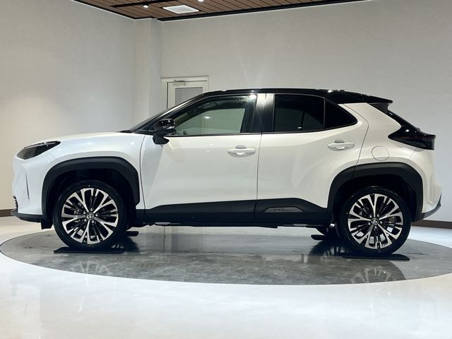 TOYOTA YARIS CROSS HYBRID 2025