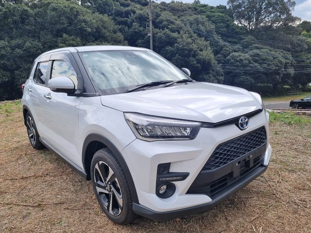 TOYOTA RAIZE HYBRID 2024