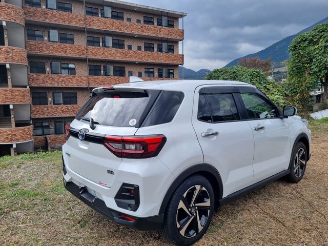 TOYOTA RAIZE HYBRID 2024