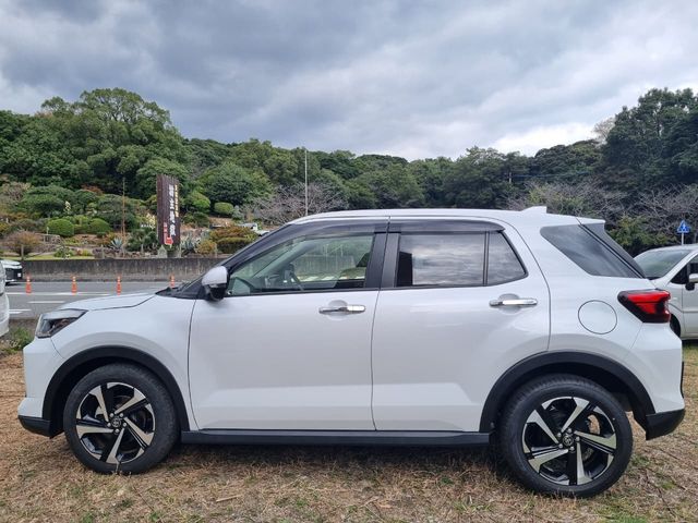 TOYOTA RAIZE HYBRID 2024