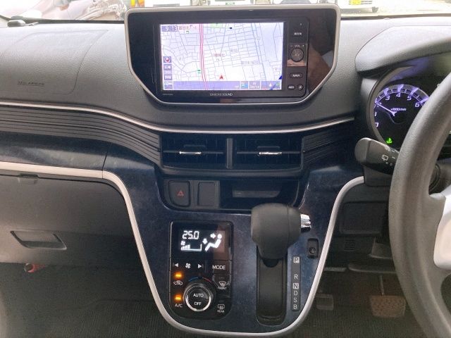 DAIHATSU MOVE CUSTOM 2015