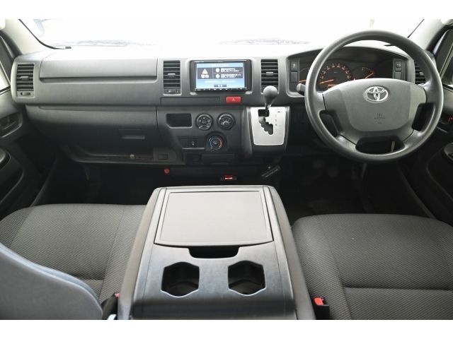 TOYOTA HIACE van 1.2t 2WD 2018