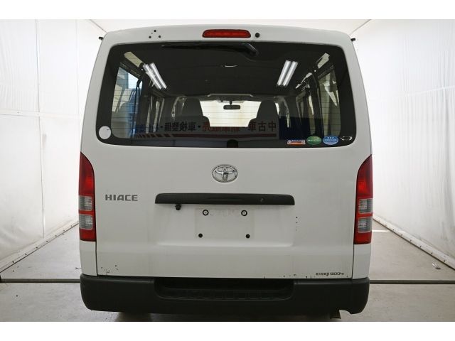 TOYOTA HIACE van 1.2t 2WD 2018