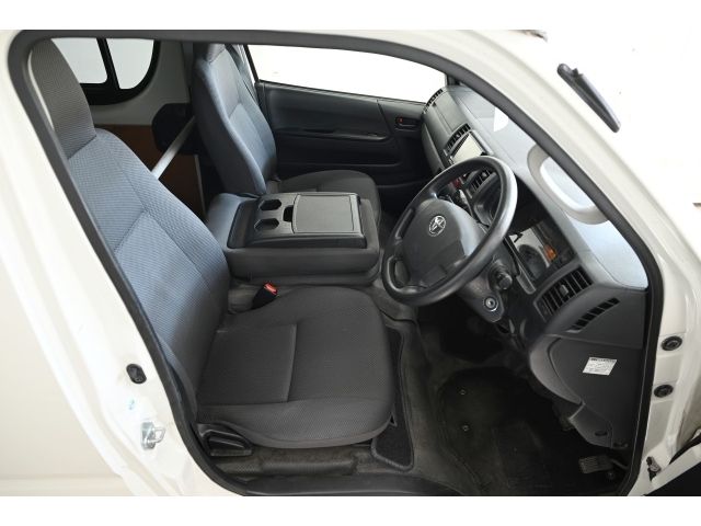 TOYOTA HIACE van 1.2t 2WD 2018