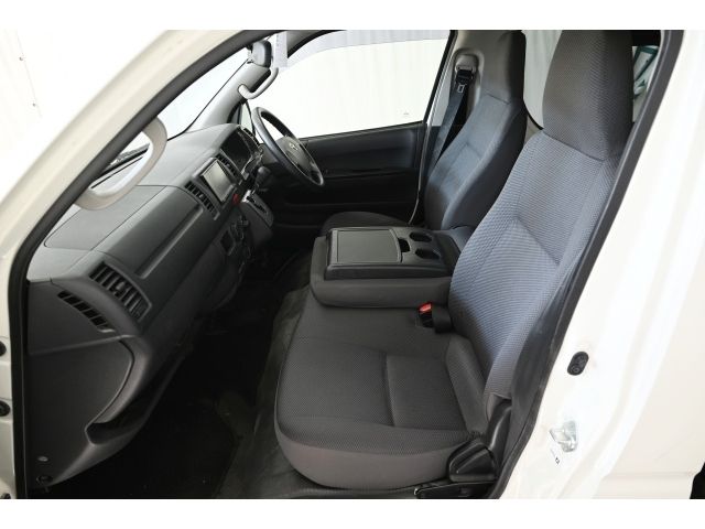 TOYOTA HIACE van 1.2t 2WD 2018