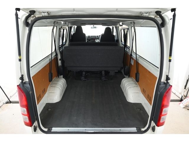 TOYOTA HIACE van 1.2t 2WD 2018