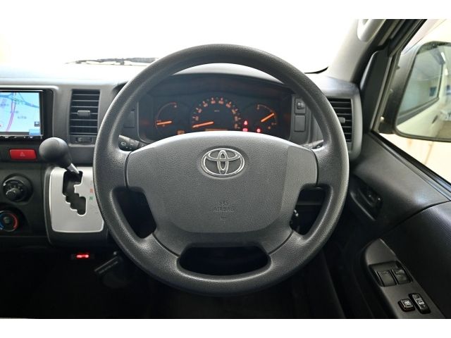 TOYOTA HIACE van 1.2t 2WD 2018