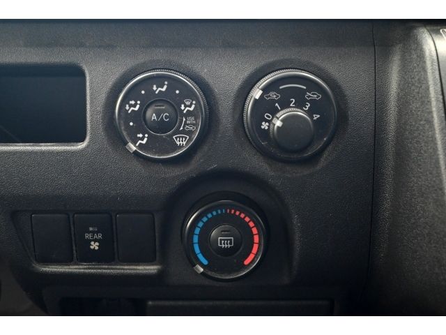 TOYOTA HIACE van 1.2t 2WD 2018