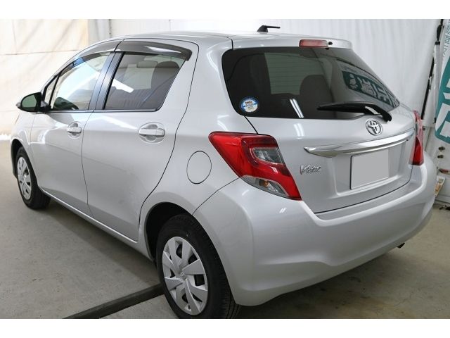 TOYOTA VITZ 2016