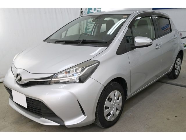 TOYOTA VITZ 2016