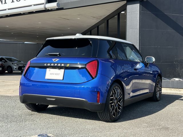 BMW MINI COOPER 2024