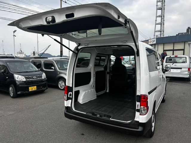 NISSAN NV200 VANETTE van 2019