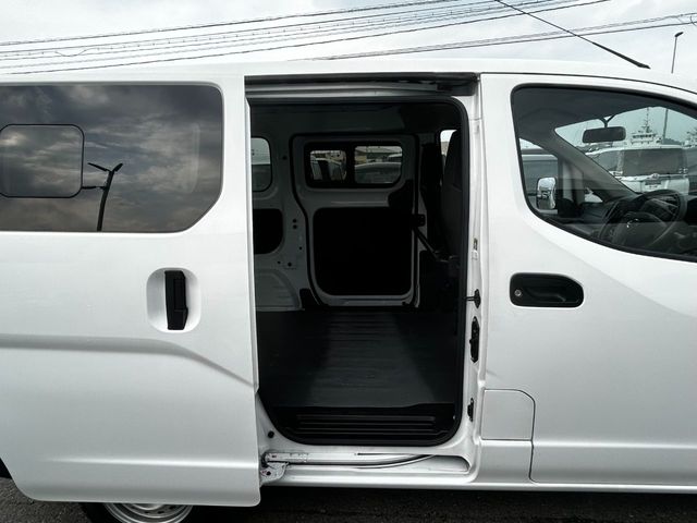 NISSAN NV200 VANETTE van 2019