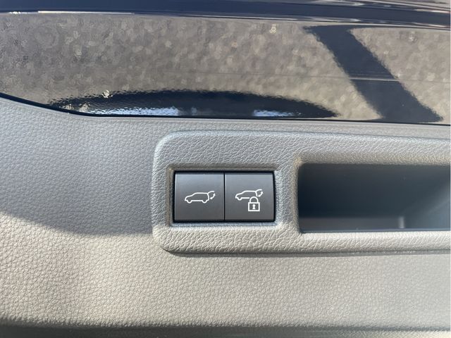 TOYOTA HARRIER 2WD 2022