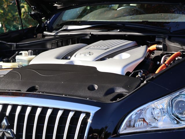 MITSUBISHI DIGNITY 2012