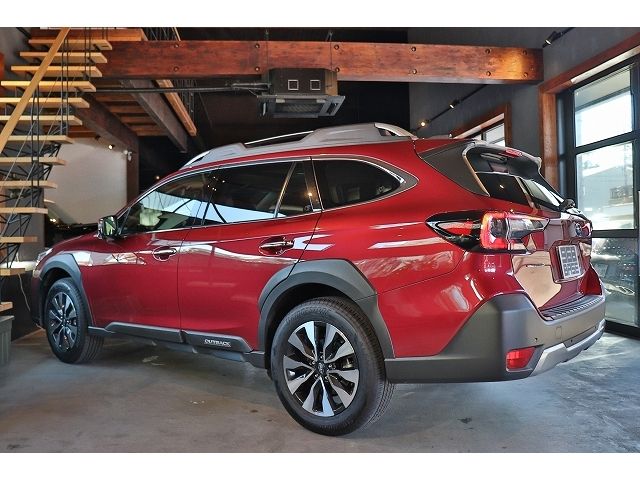 SUBARU LEGACY OUTBACK 2025