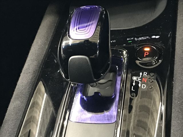 HONDA VEZEL HYBRID 2017