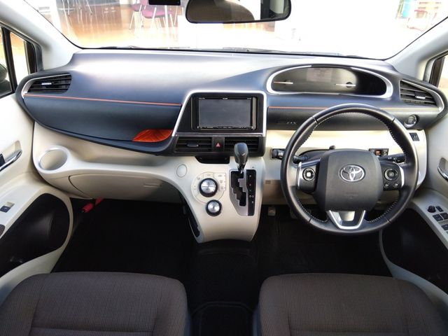 TOYOTA SIENTA 2016