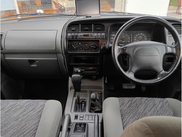 ISUZU BIGHORN wagon 1996