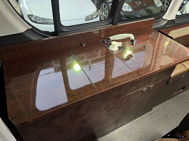 TOYOTA HIACE van 4WD 2018