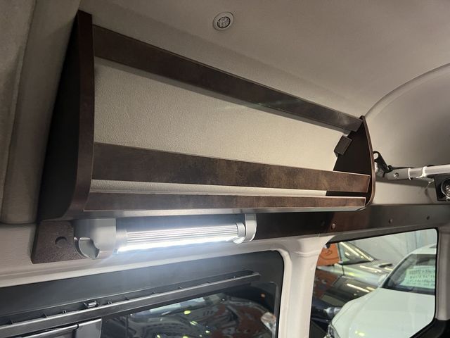 TOYOTA HIACE van 4WD 2018