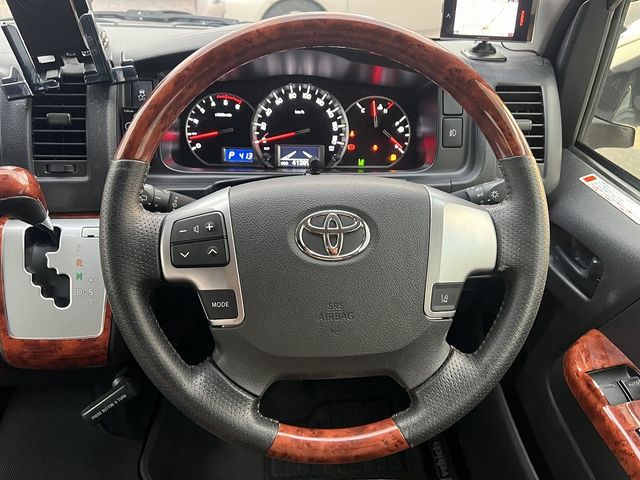 TOYOTA HIACE van 4WD 2018