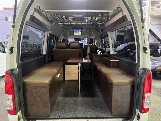 TOYOTA HIACE van 4WD 2018