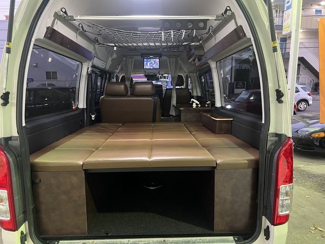 TOYOTA HIACE van 4WD 2018