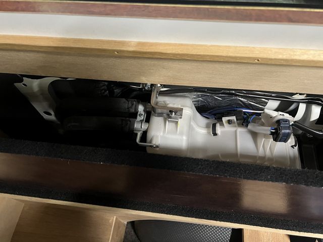 TOYOTA HIACE van 4WD 2018