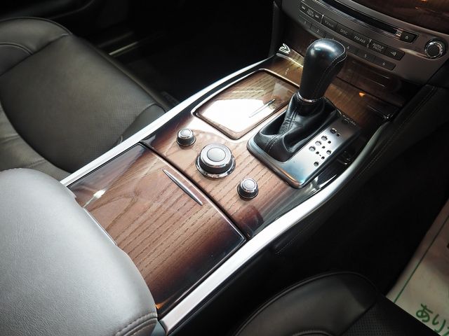 NISSAN CIMA HYBRID 2012