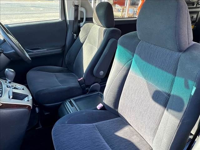 TOYOTA VELLFIRE 2012