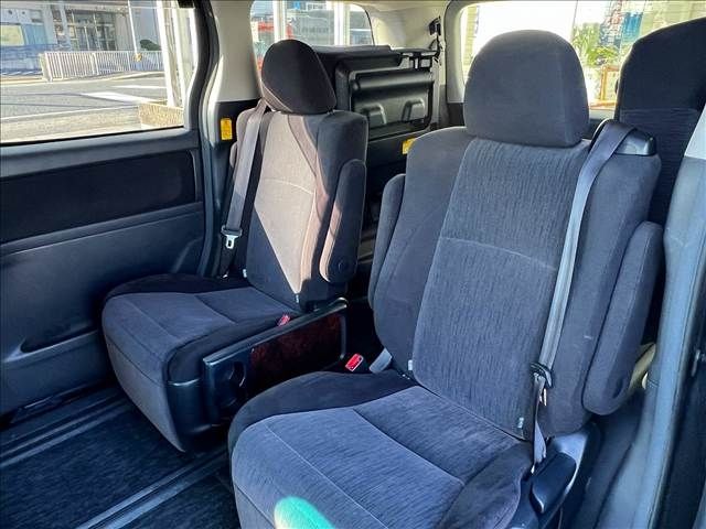 TOYOTA VELLFIRE 2012