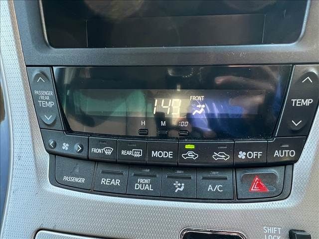 TOYOTA VELLFIRE 2012