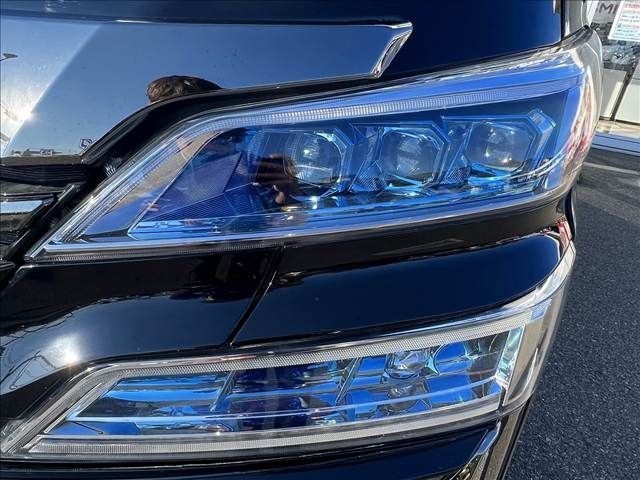 TOYOTA VELLFIRE 2012