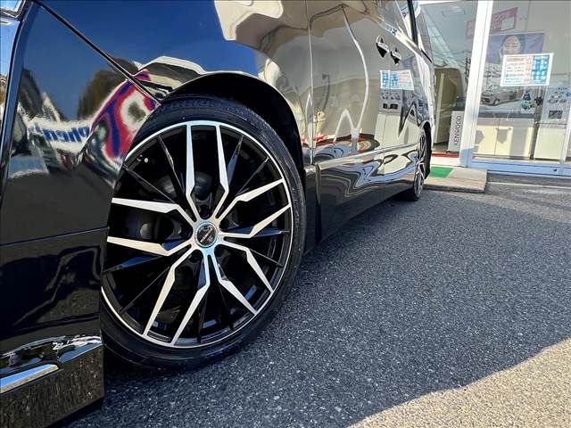 TOYOTA VELLFIRE 2012