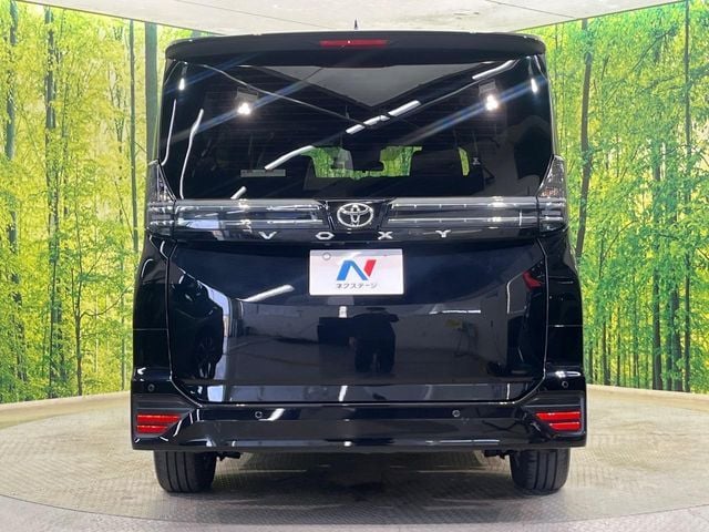 TOYOTA VOXY 4WD 2025