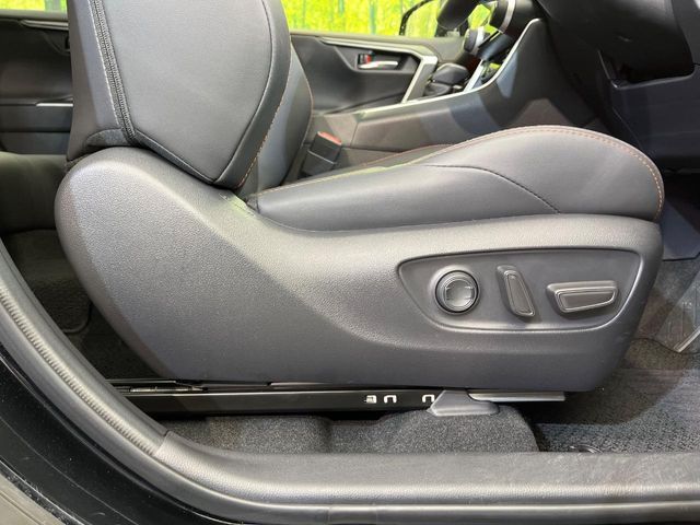 TOYOTA RAV4 4WD 2025