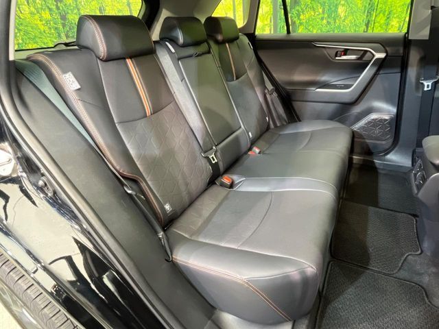 TOYOTA RAV4 4WD 2025