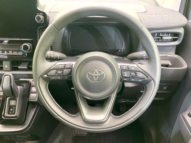 TOYOTA SIENTA HYBRID 2025