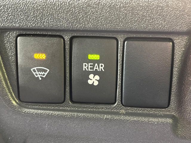 TOYOTA HIACE van 4WD 2023