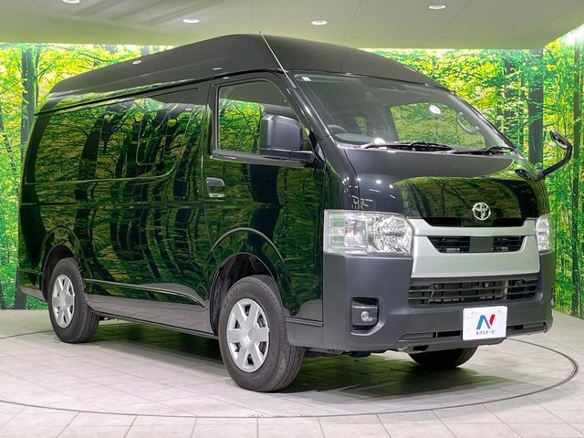 TOYOTA HIACE van 4WD 2023