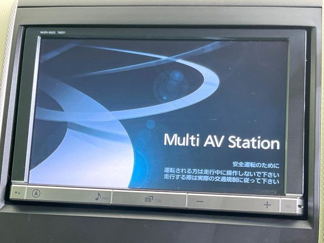 TOYOTA VELLFIRE 2013