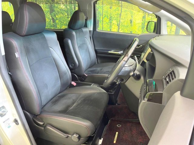 TOYOTA VELLFIRE 2013