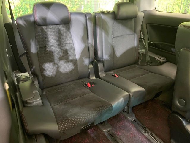 TOYOTA VELLFIRE 2013